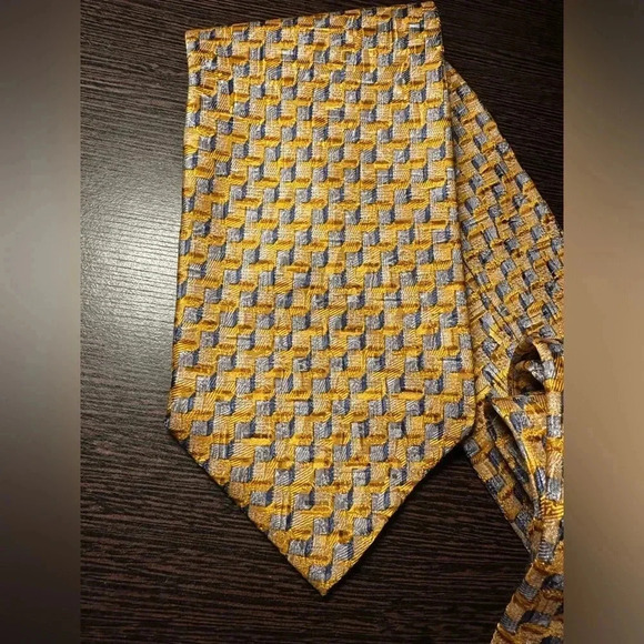 Ermenegildo Zegna 100% silk tie geometric pattern mint condition - Picture 4 of 8